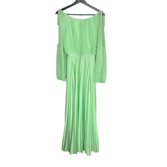Vintage 60s Green Accordion Pleat Crochet Long Sleeve Cold Shoulder Dress Small - Picture 1 of 12